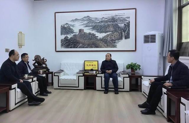 凤翔区政协主席牛军涛深入长青镇调研指导工作